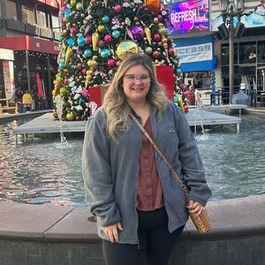 Meet your Posher, Olivia